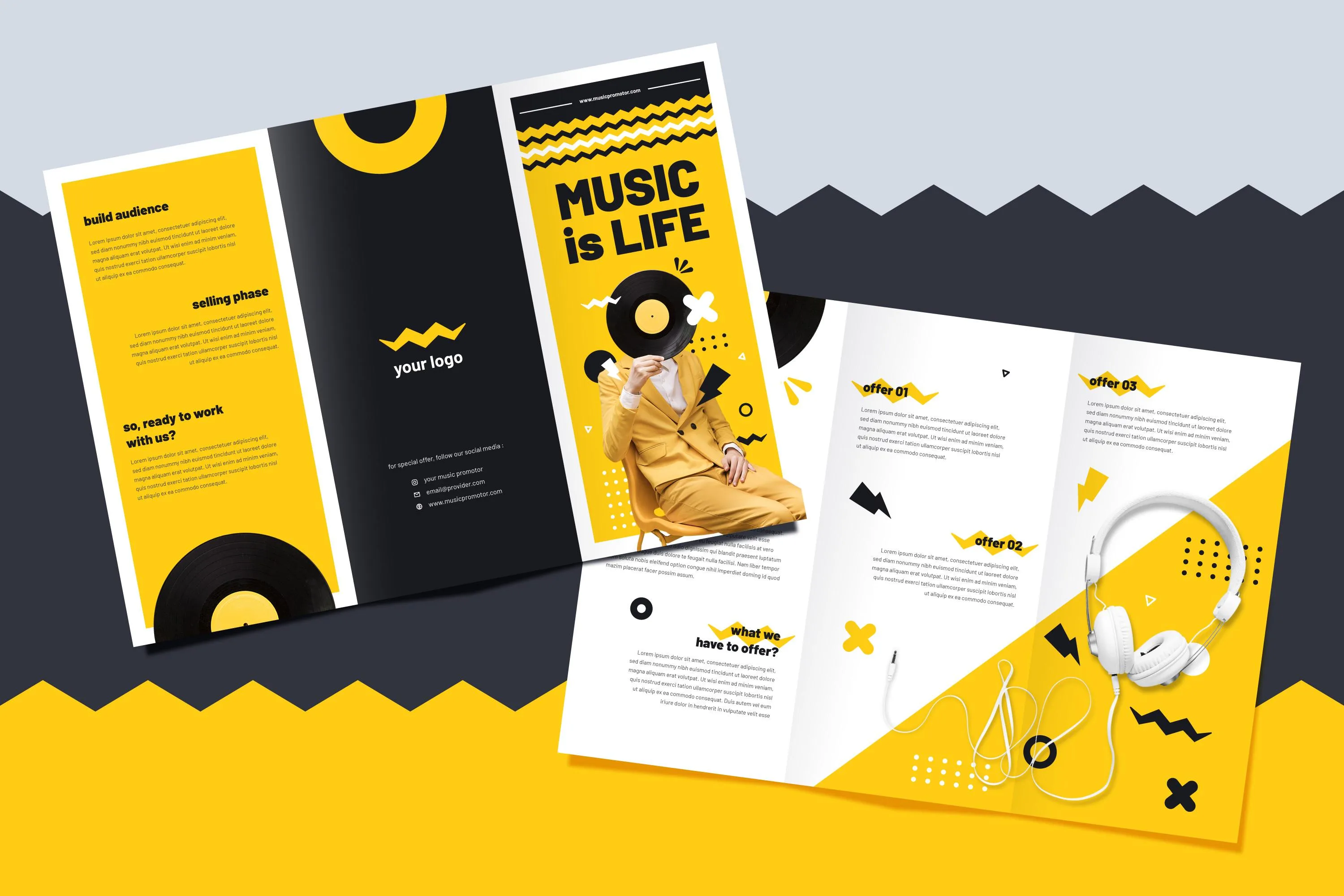 Flyers & Brochures